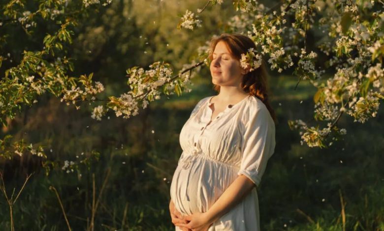 Seasonal Maternity Wardrobe Tips for Expecting Mothers